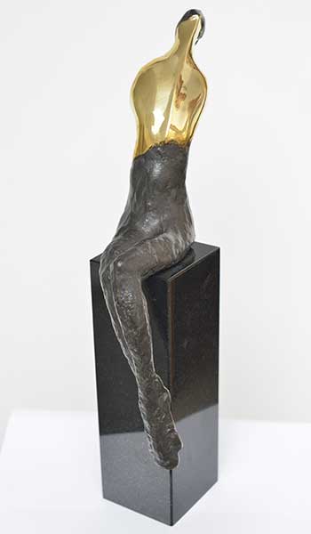 Siedząca I brąz / granit małe formy - Rzeźbiarz Michał Kubiak